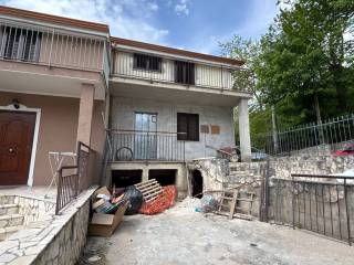 Villa a schiera in vendita a monteforte irpino via gaudi, 50