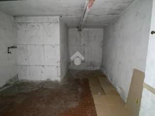 Garage in vendita a imola via corelli, 37
