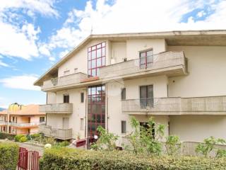 Appartamento in vendita ad atri via delle risaie, 12