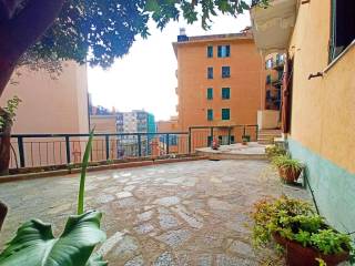 Appartamento in vendita a genova via sergio piombelli, 29