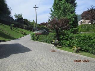 Villa bifamiliare in vendita a canzo via monte rai