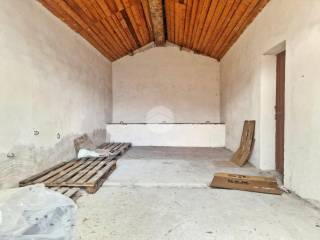 Appartamento in affitto a l'aquila deposito via della cisternola