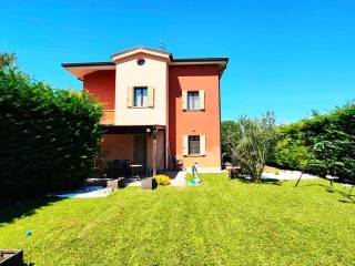 Villa bifamiliare in vendita a ferrara via copparo