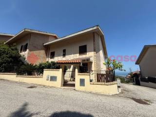 Villa a schiera in vendita a mosciano sant'angelo via alberto sordi 8, 8