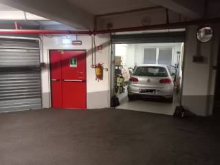 Garage in vendita a genova via montevideo