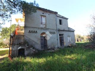 Casa indipendente in vendita a mosciano sant'angelo contrada s. maria dell'arco, 38