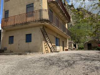 Appartamento in vendita a troina contrada soccorso