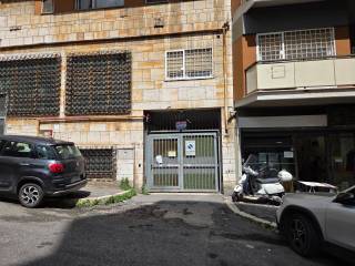 Garage in vendita a roma via fiorino fiorini
