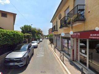 Negozio in affitto a grottaferrata via del boschetto