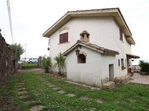 Villa in vendita a roseto degli abruzzi contrada padune