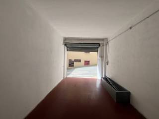 Garage in vendita a roma via gela