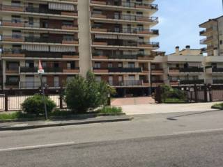 Posto auto in vendita a bollate via pietro nenni, 4