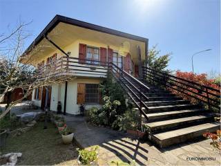 Villa in vendita a neviano degli arduini via libertà