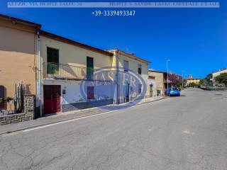 Casa indipendente in vendita ad arezzo località patrignone