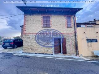 Casa indipendente in vendita a civitella in val di chiana via rodolfo morandi