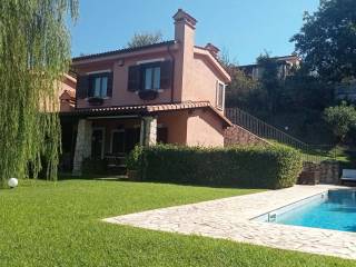 Villa bifamiliare in in vendita da privato a roma via del fontanile di mezzaluna, 281