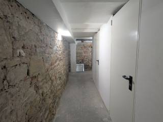 Magazzino in affitto a trieste via lorenzo ghiberti, 6