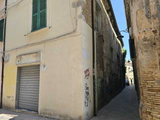 Intero stabile in vendita a vasto via santa maria maggiore, 23