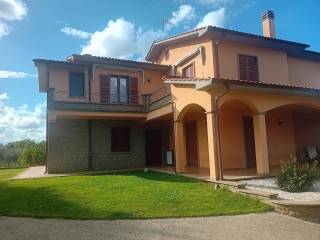 Villa in in vendita da privato a viterbo strada torre del guercio, 21