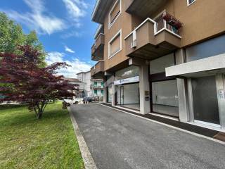 Negozio in affitto a brescia via chiusure, 327