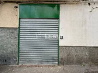 Negozio in affitto a napoli via nuova agnano