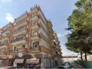 Appartamento all'asta a trani piazza dante alighieri, 23