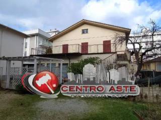 Villa all'asta a bellaria-igea marina via lucio apuleio, 10, 47814 bellaria-igea marina rn, italia