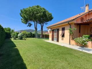 Villa in vendita a cisano sul neva via piamboschi