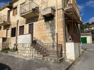 Appartamento in vendita a bompietro via chiusa alvani, 49