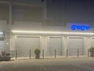 Negozio in in affitto da privato ad aversa viale john fitzgerald kennedy, 95