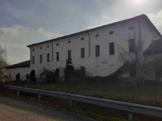 Intero stabile in vendita a busseto strada bianca