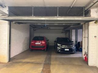 Garage in vendita a modena via lodovico lana