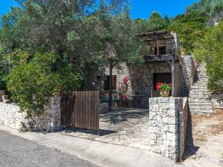 Villa bifamiliare in affitto a corsano sp358