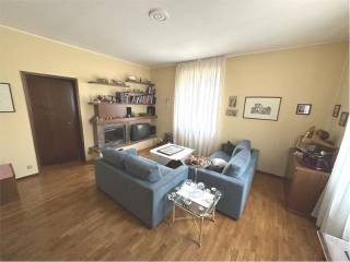 Casa indipendente in vendita a cantù via oslavia, 9