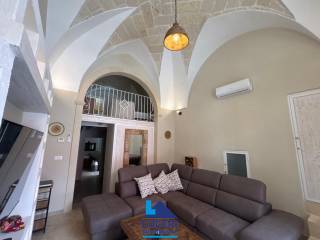 Casa indipendente in vendita ad aradeo via achille grandi
