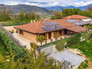 Villa bifamiliare in vendita a l'aquila 