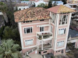Intero stabile in vendita a martinsicuro via roma, 54