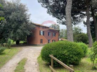 Villa in vendita a capranica vico matrino
