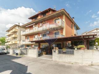 Villa a schiera in vendita a penne via cesare oddone, 10
