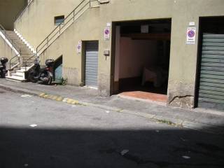 Garage in vendita a genova via la spezia, 12