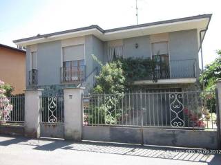 Villa all'asta a garlasco via lombardia, 25
