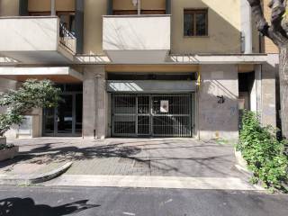 Garage in vendita a pescara via bologna, 9
