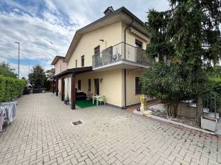 Villa bifamiliare in vendita a caorso via guido rossa, 21