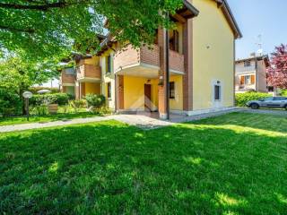 Villa a schiera in vendita a cadelbosco di sopra via pertini, 5