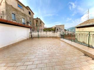 Casa indipendente in vendita a formia via piazza maggiore