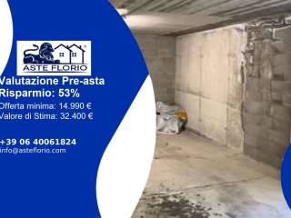 Garage in vendita a luino via filippo turati, 48/a