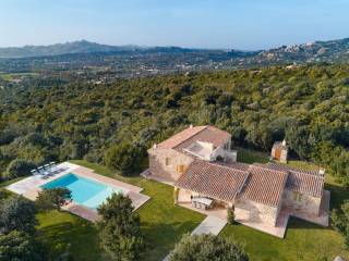 Villa in vendita ad arzachena borgo smeraldo