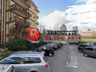 Garage in vendita a roma via di scorticabove, 51, 00156 roma rm, italia