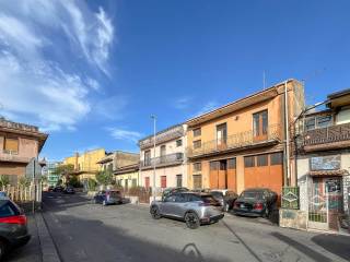 Garage in vendita a san gregorio di catania via morgioni, 96