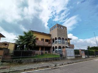 Appartamento in affitto a certosa di pavia via eugenio montale, 27